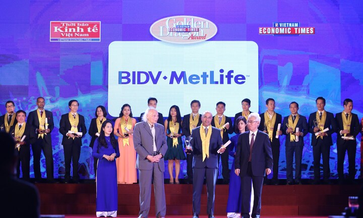 BIDV MetLife vinh dự nhận giải thưởng Rồng Vàng 2017