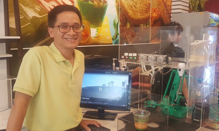 Độc đáo robot pha chế cà phê đầu tiên tại thành phố Hồ Chí Minh