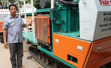 Ứng dụng máy cuốn rơm vào sản xuất nông nghiệp, thu trên dưới 20 triệu đồng mỗi ngày