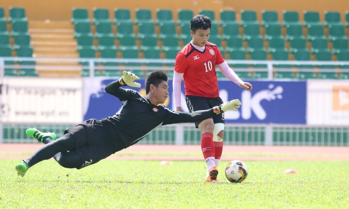 Em trai Phi Sơn 'nổ súng' ở giải hạng Nhì