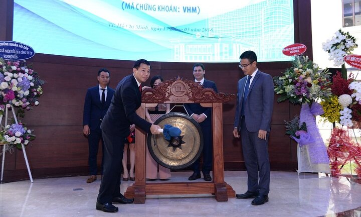 Vinhomes chính thức niêm yết 2,68 tỷ cổ phiếu - mã VHM