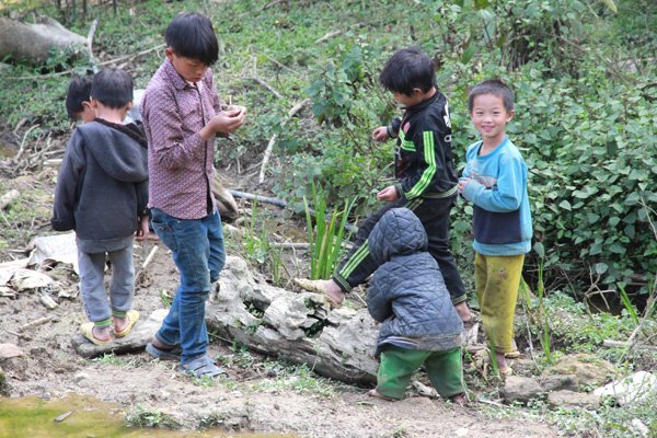 Chuyện không tin nổi về những cậu con trai mọc ‘cô bé’ của con gái ở Hà Giang