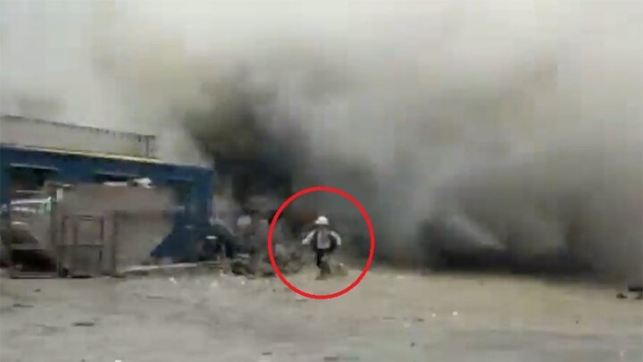 Clip: Lũ dữ như sóng thần ập tới, suýt nuốt chửng công nhân