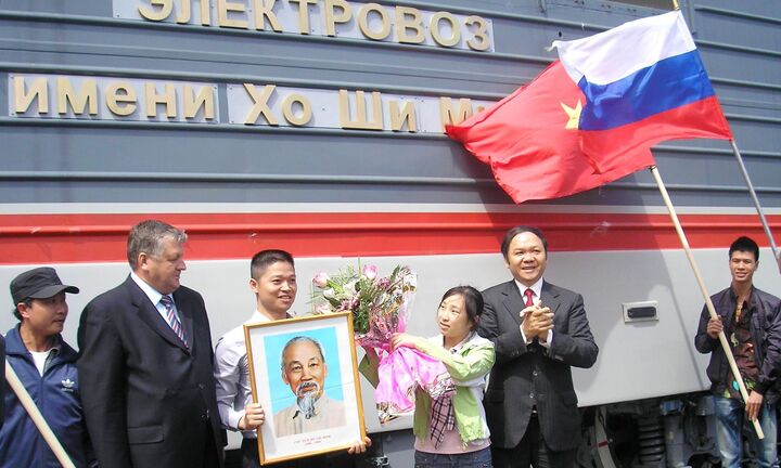 Nước Nga có đoàn tàu hỏa mang tên Hồ Chí Minh