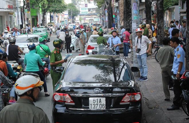 Sau 8 tháng 'im lặng', quận 1 tiếp tục ra quân dẹp vỉa hè