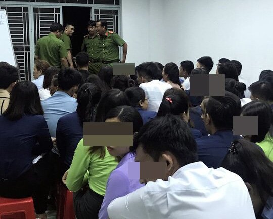 Cơ sở kinh doanh đa cấp có dấu hiệu lừa đảo, hàng trăm cảnh sát ập vào khám xét