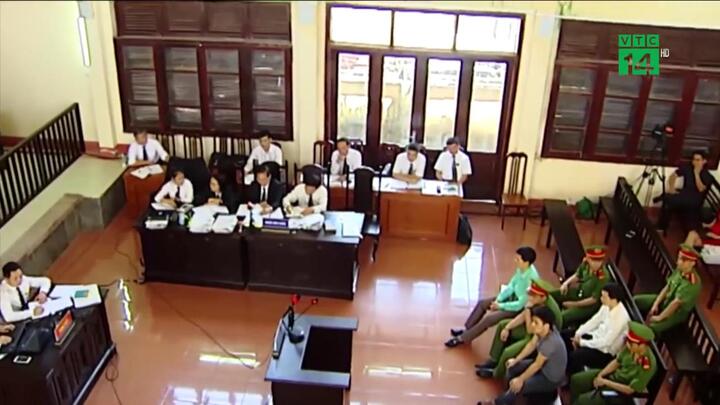 Xét xử sự cố chạy thận 9 người chết ở Hòa Bình: Phiên tòa 'kỳ lạ'