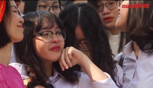 Video: Bài phát biểu chia tay học sinh lớp 12 của thầy giáo khiến học sinh bật khóc