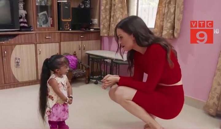 Clip: Gặp cô gái cao 63 cm, lùn nhất thế giới