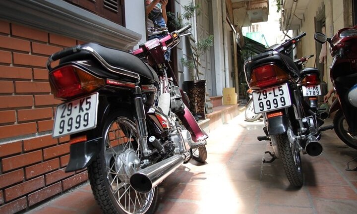 Video: Ngắm loạt xe Dream biển tứ quý cực độc giá tiền tỷ của 9X Bắc Ninh