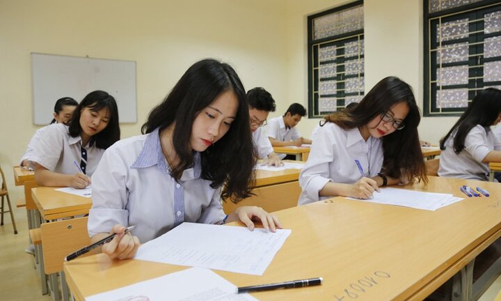 Thi THPT Quốc gia 2018: Thí sinh nên ‘cai’ Facebook, Zalo