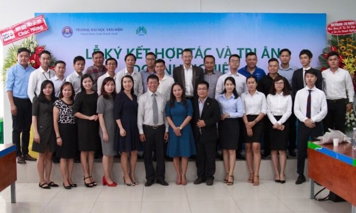 Doanh nghiệp tham gia hỗ trợ việc làm cho sinh viên Đại học Văn Hiến