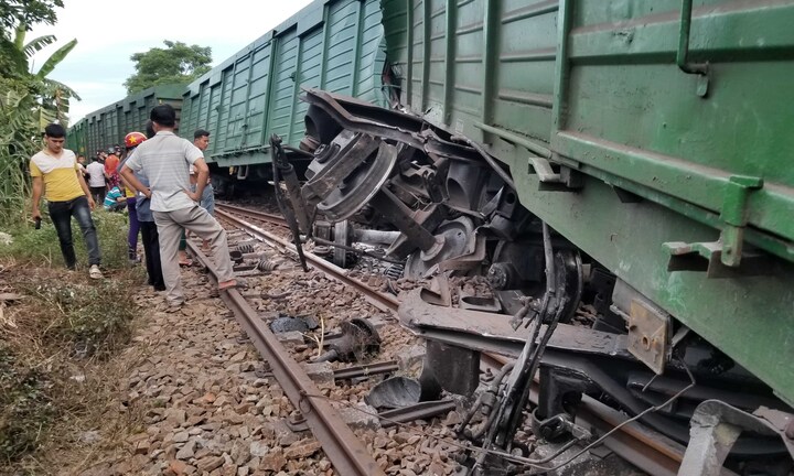 2 tàu tông nhau ở Quảng Nam: Trưởng ga Núi Thành bị tạm đình chỉ công tác