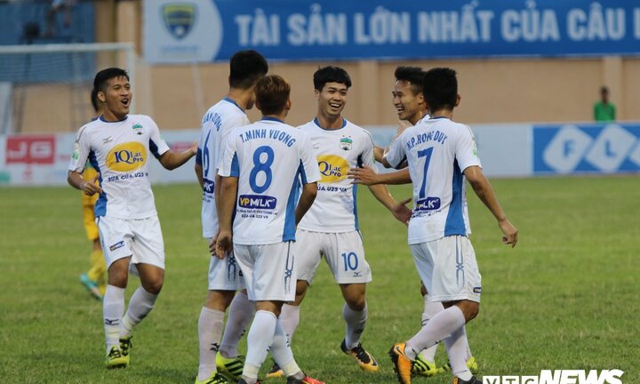 Công Phượng ghi siêu phẩm sút xa, HAGL đánh bại FLC Thanh Hoá