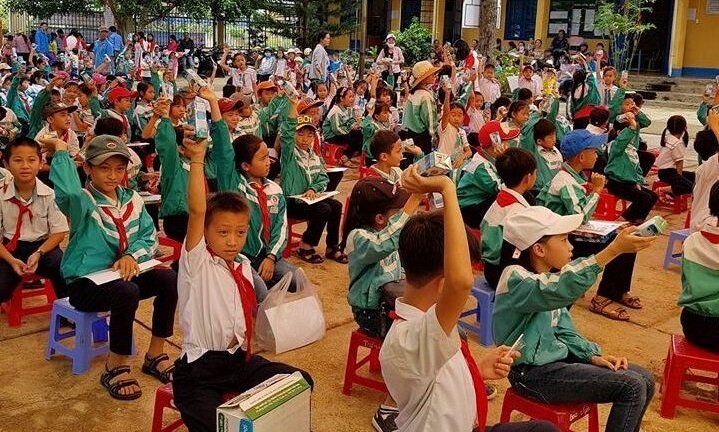 Hơn 16.000 ly sữa cho trẻ em nhân Ngày sữa Thế giới 2018