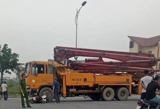 Băng ngang đường bất cẩn, nam thanh niên lái xe máy chết tại chỗ