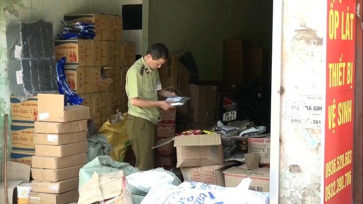 Nguyên liệu trà sữa 'lạ' ở Hà Nội: 800.000 đồng/bao pha chế được hơn 1000 cốc