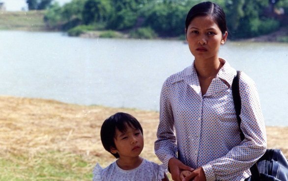 Hy sinh sự nghiệp cho gia đình, diễn viên phim 'Bến không chồng' nuối tiếc