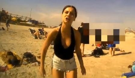 Clip toàn cảnh vụ cảnh sát Mỹ đấm cô gái 20 tuổi trên bãi biển