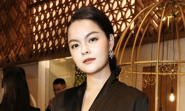 Phạm Quỳnh Anh xúc động kể lại khoảng thời gian tạm gác sự nghiệp để làm mẹ