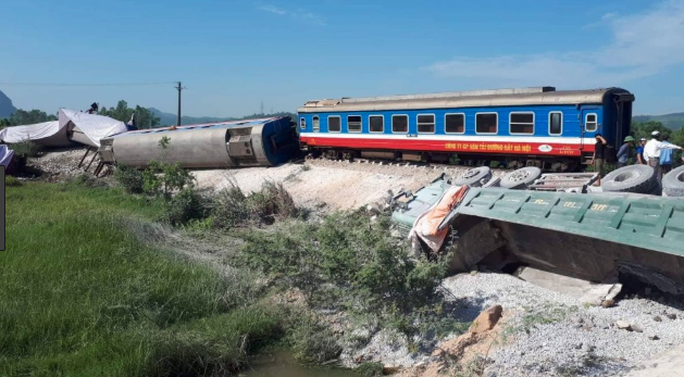 Nhân viên gác chắn đường sắt uống rượu, ngủ gật trong ca trực