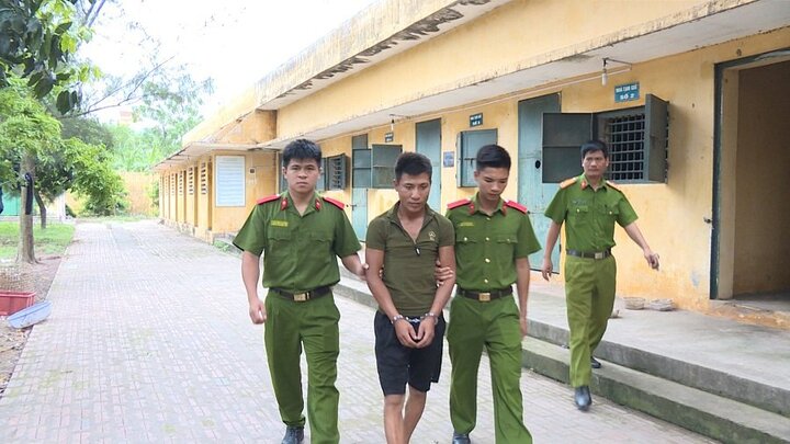 Vừa ra tù lại cướp giật tài sản người đi đường tại Hưng Yên