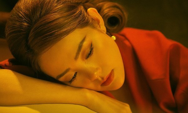 Minh Hằng khóc cạn nước mắt vì bị Song Luân phụ tình