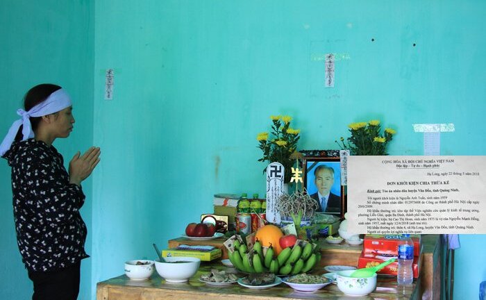 'Huynh đệ tương tàn' ở Vân Đồn: Bị khởi tố vì đánh anh trai, nguyên đại tá công an vẫn làm đơn kiện chị dâu