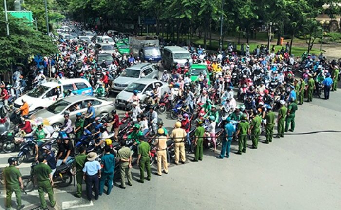 Yêu nước hay quá khích, bạo động?