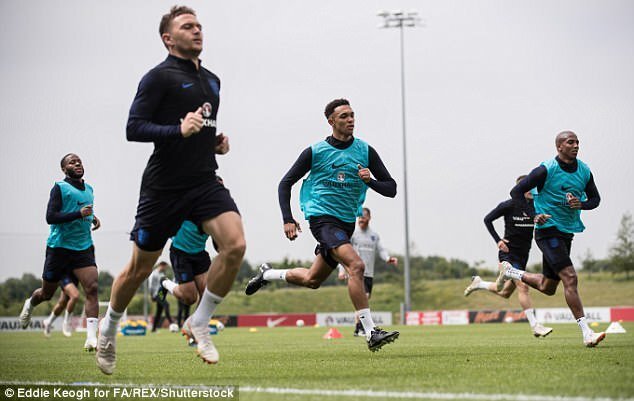 Đội tuyển Anh mài sắc vũ khí tốc độ trước giờ đến Nga