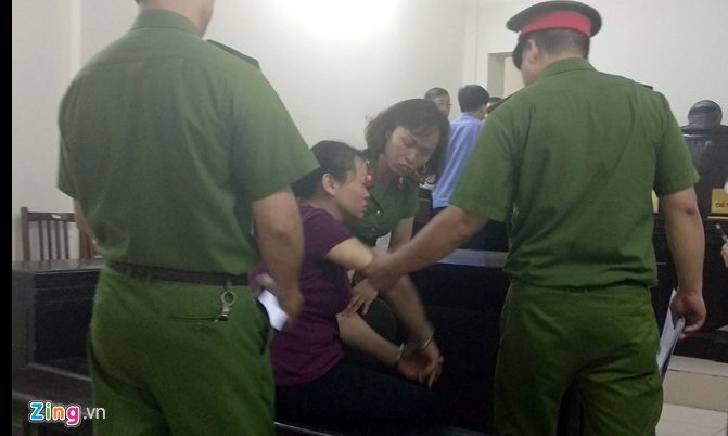 Nhận chuyển heroin lấy 15 triệu đồng, người phụ nữ ngã quỵ khi bị tuyên án tử hình