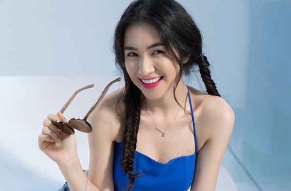 Sắp cưới thiếu gia, Hòa Minzy xóa hình xăm Công Phượng bên ngực trái