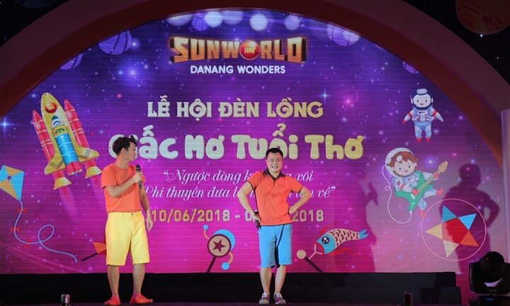 Cười chảy nước mắt với Xuân Bắc – Tự Long trong đêm khai mạc Lễ hội đèn lồng 'Giấc mơ tuổi thơ'