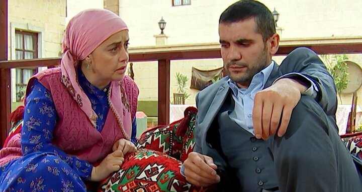 Cô dâu bé bỏng: Dervan đuổi cả nhà Kirman khỏi dinh thự