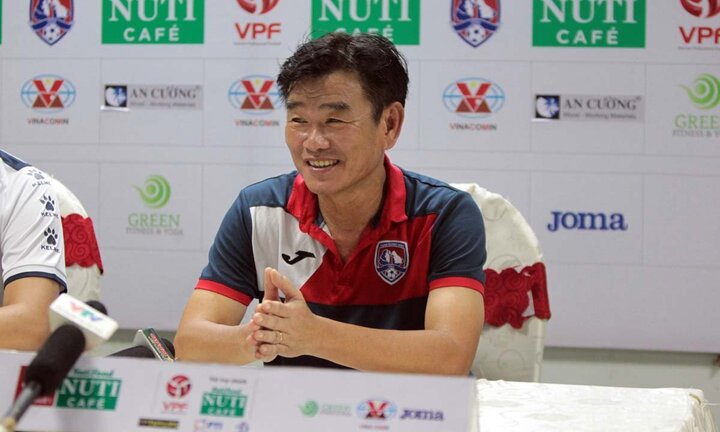 HLV Than Quảng Ninh: 'Hà Nội FC sẽ vô địch V-League với điểm số hiện tại'