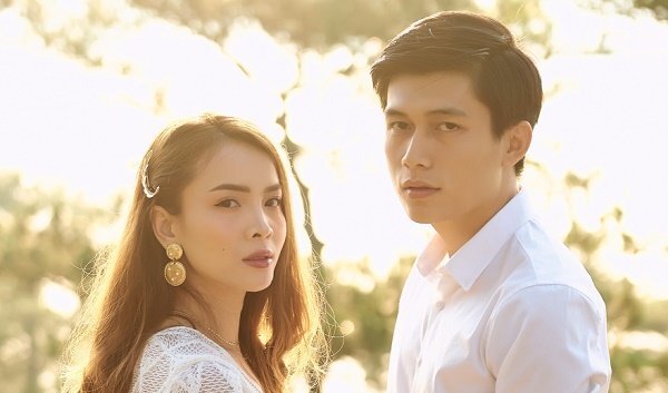 Yến Trang tung MV có loạt ảnh bị nhầm là ảnh cưới