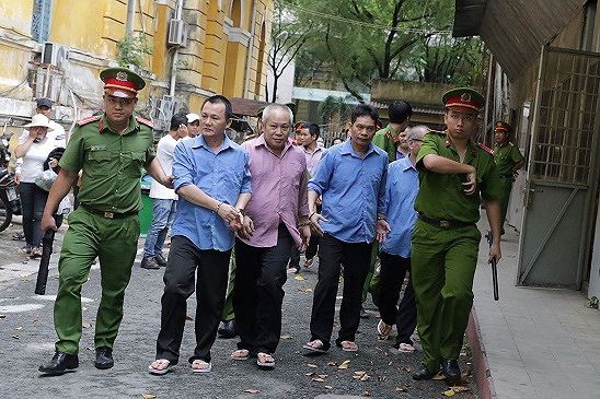 Kỳ lạ mất trăm tỷ đồng vì 'thiên thạch quý'