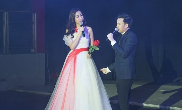 Hoa hậu Đỗ Mỹ Linh gây ngạc nhiên khi song ca cực ngọt cùng Dương Triệu Vũ