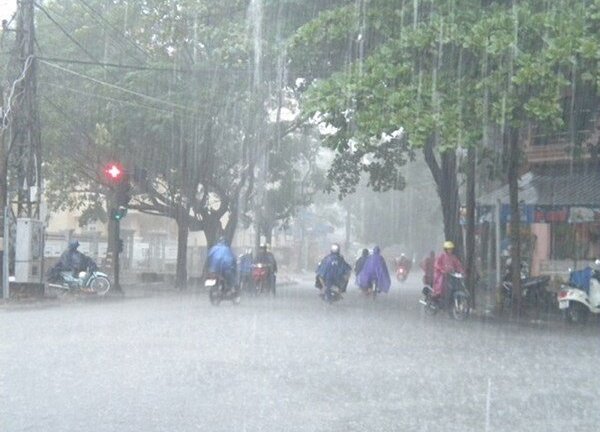 Thời tiết ngày 17/6: Dân Hà Nội đi chơi cuối tuần đừng bỏ qua thông tin này