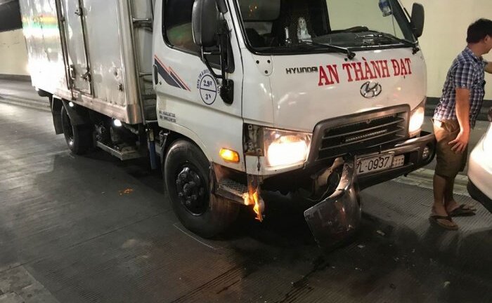 Tai nạn liên hoàn, hầm Hải Vân ùn tắc nhiều giờ
