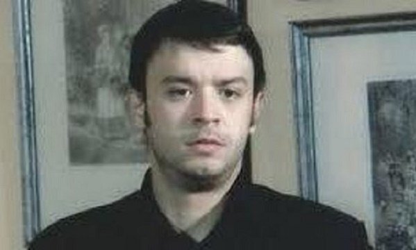 Nam diễn viên đột tử sau trận thua của Ai Cập trước Uruguay