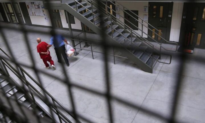 Người gốc Việt ở Mỹ chết trong thời gian chờ trục xuất