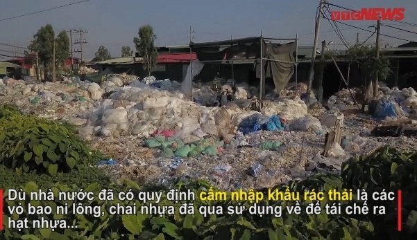 Video: Hãi hùng 'kinh đô’ tái chế rác thải lớn nhất miền Bắc nhìn từ flycam