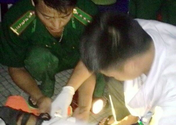 Đứt dây tời, một ngư dân bị xiết đứt bàn chân trên biển Nghệ An