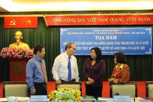 Báo chí cần phát huy vai trò phản biện, chất vấn