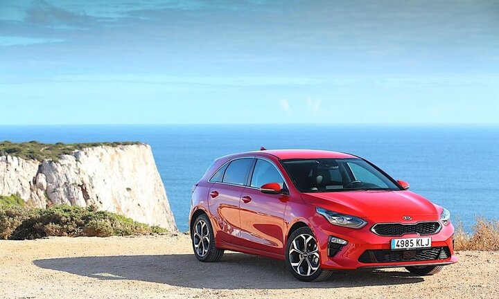 KIA Ceed 2018 giá 554 triệu đồng