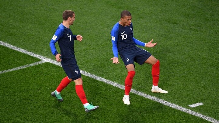 Mbappe đi vào lịch sử, Pháp tiễn Peru rời World Cup