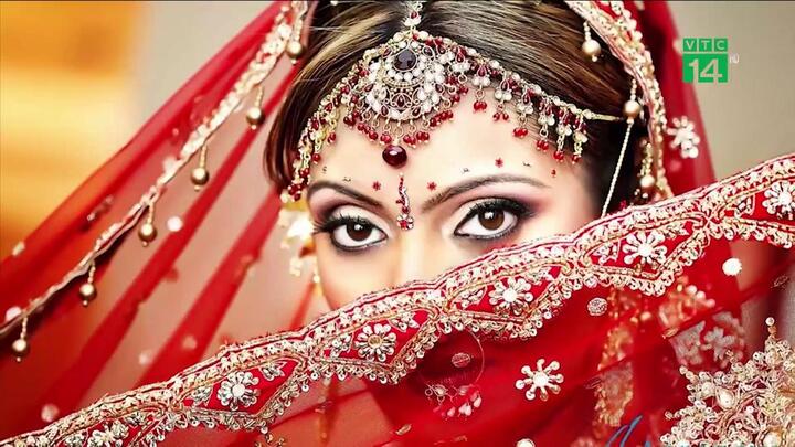 Vợ mọc râu, giọng nói ồm ồm như đàn ông, chồng tá hỏa đòi ly dị