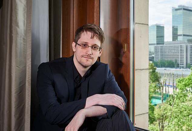 Ảnh chụp của bạn gái vô tình tiết lộ tung tích cựu nhân viên CIA Edward Snowden
