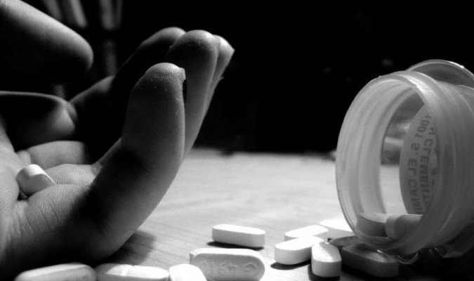 Sợ công an bắt vào tù, nam thanh niên uống thuốc sâu tự tử